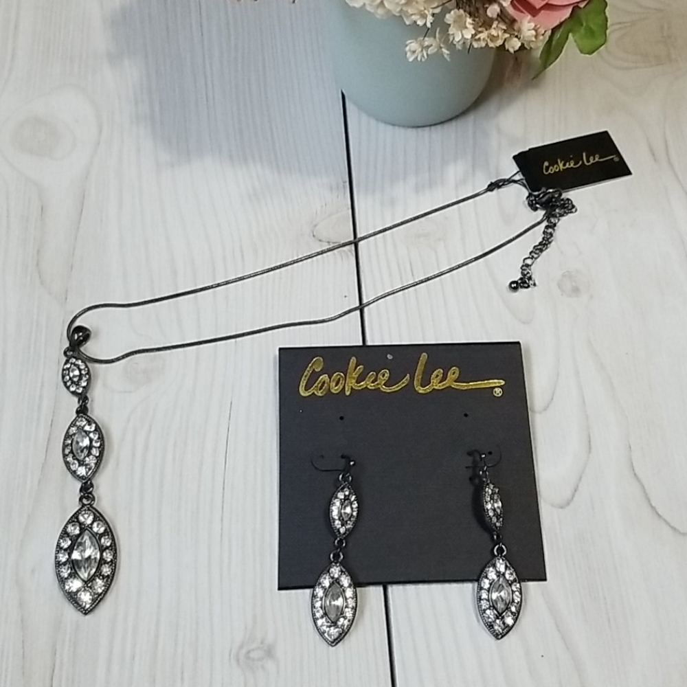 Cookie lee onyx necklace and earrings set with jewels NWT